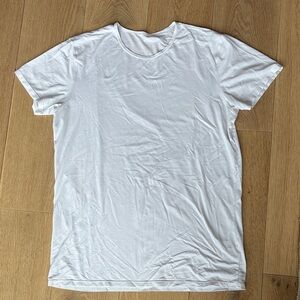 🦄 Uniqlo 2-pack White Men's Undershirts